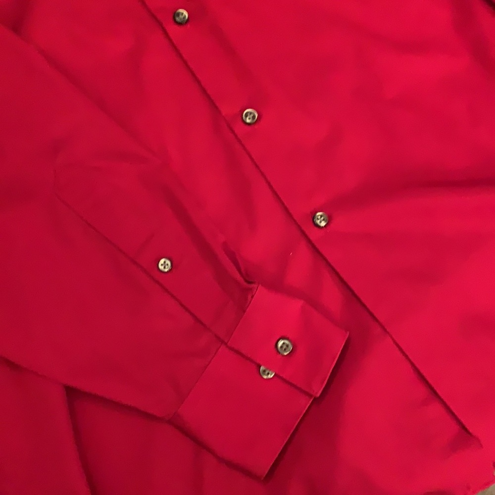 Van heusen men’s fitted red dress shirt. 16 and a half inch neck - Picture 3 of 3